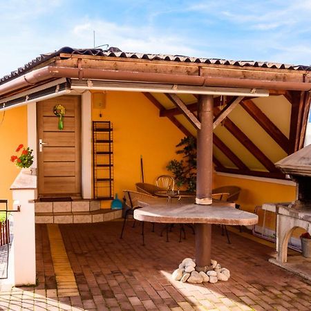 Chatka Elegant Bešeňová المظهر الخارجي الصورة